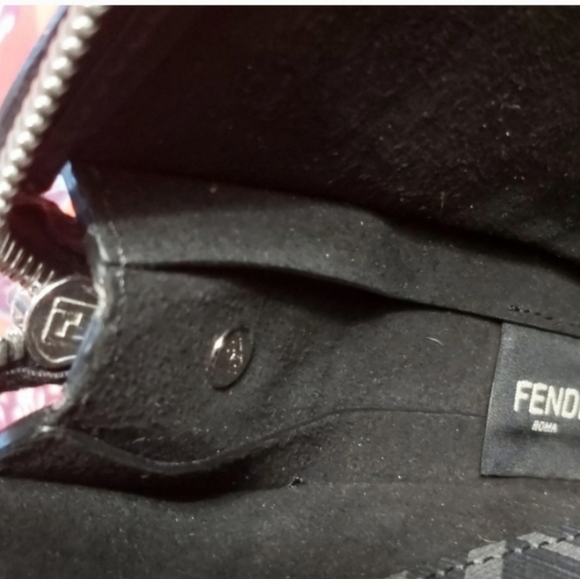 Fendi CLUTCH - Picture 10 of 16